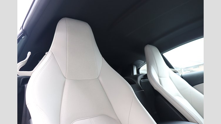 2021 認定中古車 Jaguar F-Type ユーロンホワイト P300 オートマチック 後輪駆動 F-TYPEクーペ