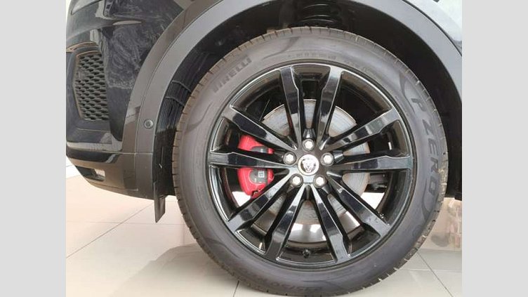 2024 認定中古車 Jaguar E-Pace サントリーニブラック D200マイルドハイブリッド（ディーゼル） R-DYNAMIC HSE