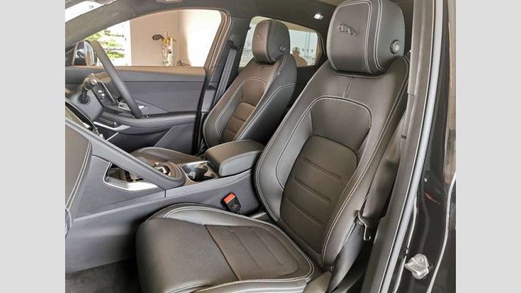 2024 認定中古車 Jaguar E-Pace サントリーニブラック D200マイルドハイブリッド（ディーゼル） R-DYNAMIC HSE