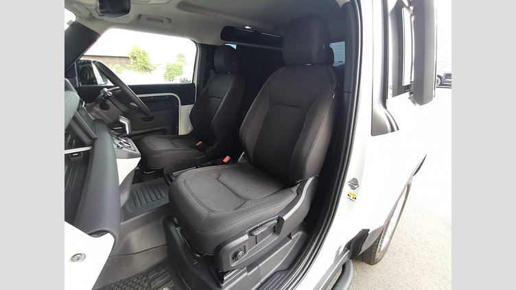 2021 認定中古車 Land Rover Defender 90 フジホワイト P300 AWD（AT） ベース