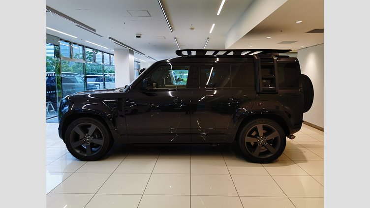 2024 認定中古車 Land Rover Defender 110 サントリーニブラック P525 AWD (AT) V8
