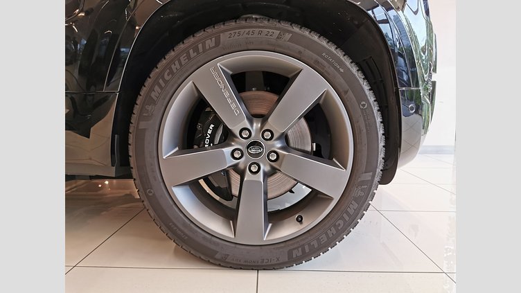 2024 認定中古車 Land Rover Defender 110 サントリーニブラック P525 AWD (AT) V8