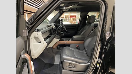Defender 110 2