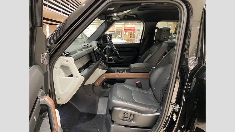 2023 認定中古車 Land Rover Defender 110 サントリーニブラック D300 AWD（AT） X-DYNAMIC HSE