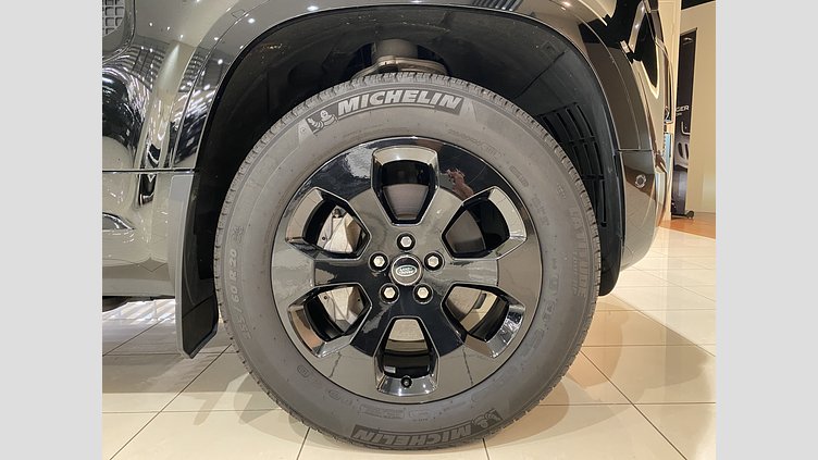 2023 認定中古車 Land Rover Defender 110 サントリーニブラック D300 AWD（AT） X-DYNAMIC HSE