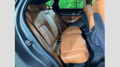 F-Pace 21