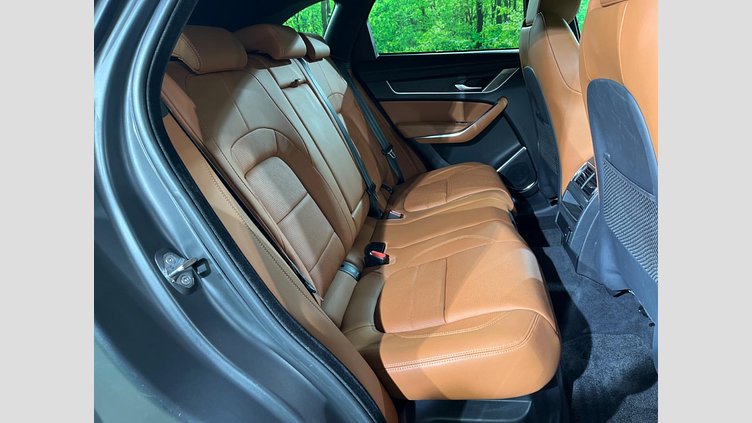 2022 認定中古車 Jaguar F-Pace サントリーニブラック P250 AWD（オートマチック） R-DYNAMIC BLACK