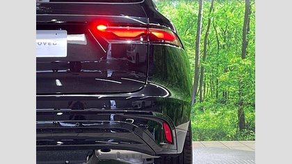 F-Pace 29