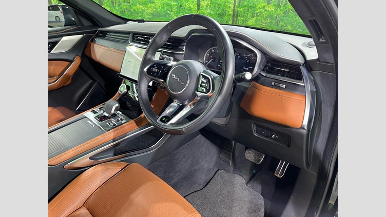 2022 認定中古車 Jaguar F-Pace サントリーニブラック P250 AWD（オートマチック） R-DYNAMIC BLACK