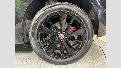 F-Pace 8