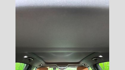 F-Pace 64