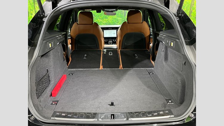 2022 認定中古車 Jaguar F-Pace サントリーニブラック P250 AWD（オートマチック） R-DYNAMIC BLACK