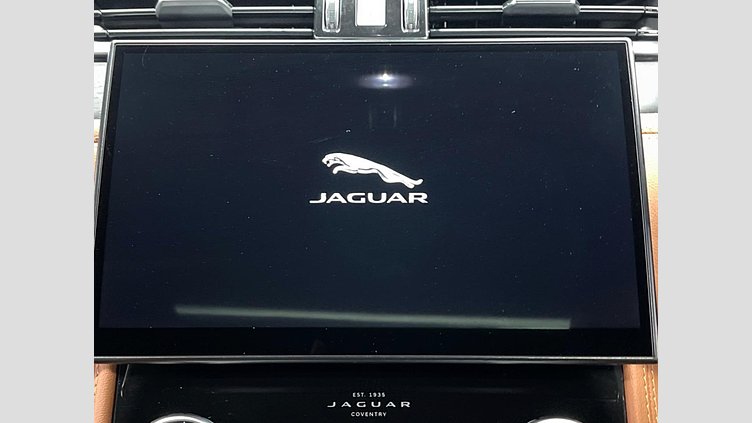 2022 認定中古車 Jaguar F-Pace サントリーニブラック P250 AWD（オートマチック） R-DYNAMIC BLACK