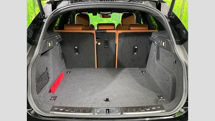 2022 認定中古車 Jaguar F-Pace サントリーニブラック P250 AWD（オートマチック） R-DYNAMIC BLACK