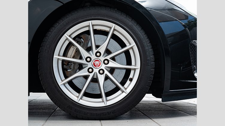 2017 認定中古車 Jaguar F-Type Santorini Black 2.0PET クーペ