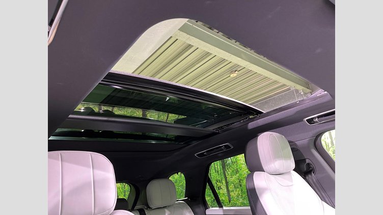 2023 認定中古車 Land Rover Range Rover Sport サントリーニブラック 3.0リッター6気筒300PSターボチャージドディーゼルMHEV（オートマチック） DYNAMIC SE