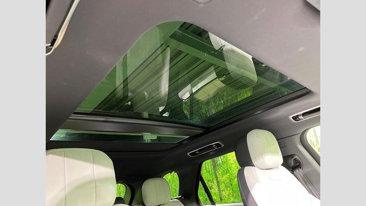 2023 認定中古車 Land Rover Range Rover Sport サントリーニブラック 3.0リッター6気筒300PSターボチャージドディーゼルMHEV（オートマチック） DYNAMIC SE