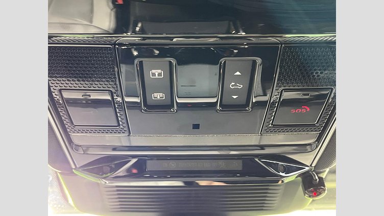 2023 認定中古車 Land Rover Range Rover Sport サントリーニブラック 3.0リッター6気筒300PSターボチャージドディーゼルMHEV（オートマチック） DYNAMIC SE