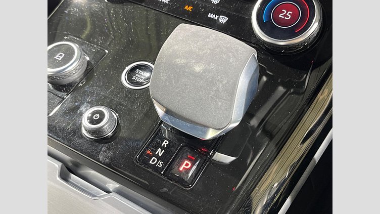 2023 認定中古車 Land Rover Range Rover Sport サントリーニブラック 3.0リッター6気筒300PSターボチャージドディーゼルMHEV（オートマチック） DYNAMIC SE