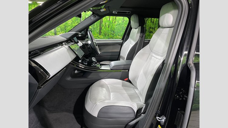 2023 認定中古車 Land Rover Range Rover Sport サントリーニブラック 3.0リッター6気筒300PSターボチャージドディーゼルMHEV（オートマチック） DYNAMIC SE