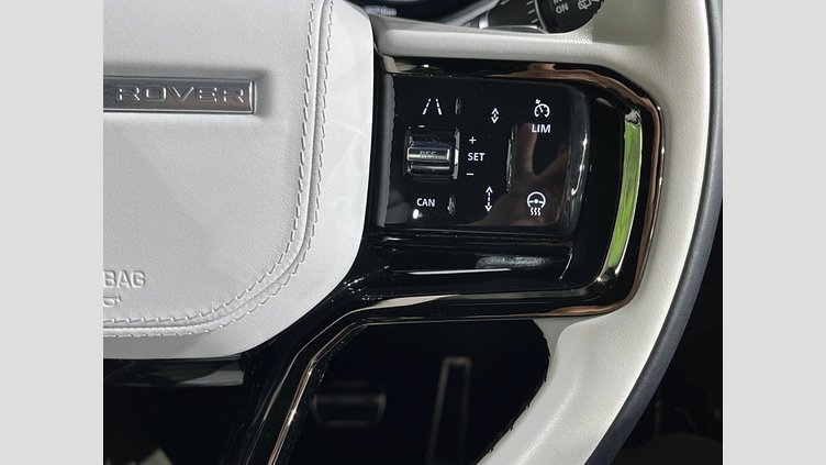 2023 認定中古車 Land Rover Range Rover Sport サントリーニブラック 3.0リッター6気筒300PSターボチャージドディーゼルMHEV（オートマチック） DYNAMIC SE