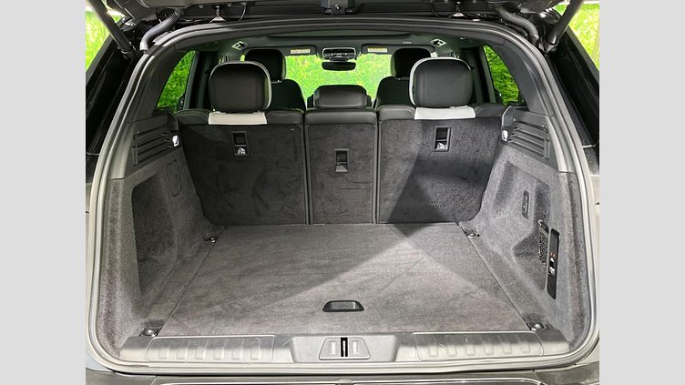 2023 認定中古車 Land Rover Range Rover Sport サントリーニブラック 3.0リッター6気筒300PSターボチャージドディーゼルMHEV（オートマチック） DYNAMIC SE