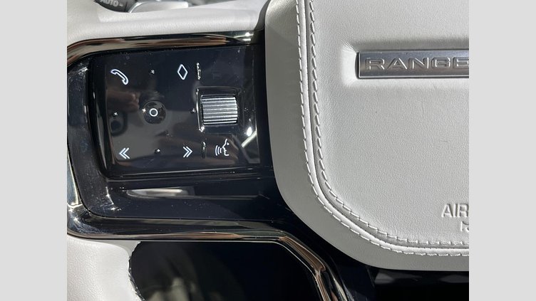 2023 認定中古車 Land Rover Range Rover Sport サントリーニブラック 3.0リッター6気筒300PSターボチャージドディーゼルMHEV（オートマチック） DYNAMIC SE