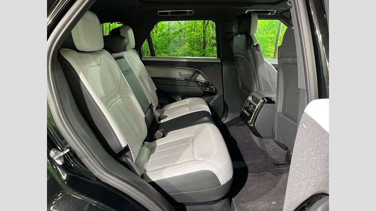 2023 認定中古車 Land Rover Range Rover Sport サントリーニブラック 3.0リッター6気筒300PSターボチャージドディーゼルMHEV（オートマチック） DYNAMIC SE