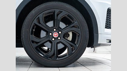 E-Pace 8