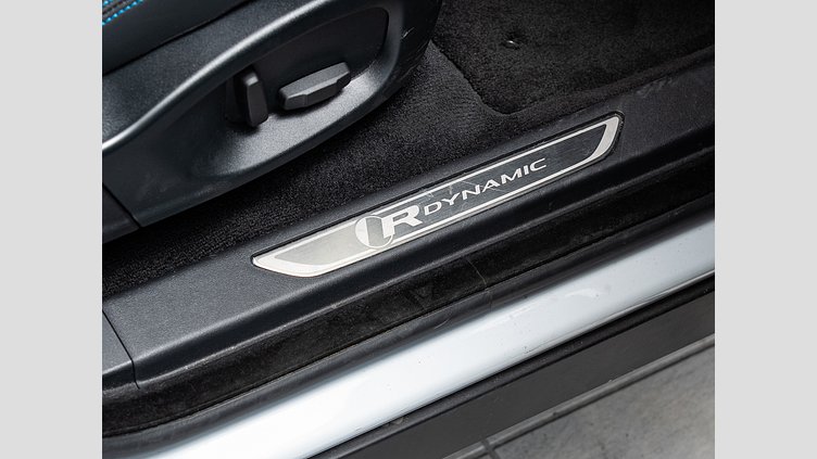 2019 認定中古車 Jaguar E-Pace ユーロンホワイト D180 オートマチック全輪駆動 R-DYNAMIC S D180