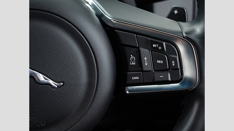 2019 認定中古車 Jaguar E-Pace ユーロンホワイト D180 オートマチック全輪駆動 R-DYNAMIC S D180