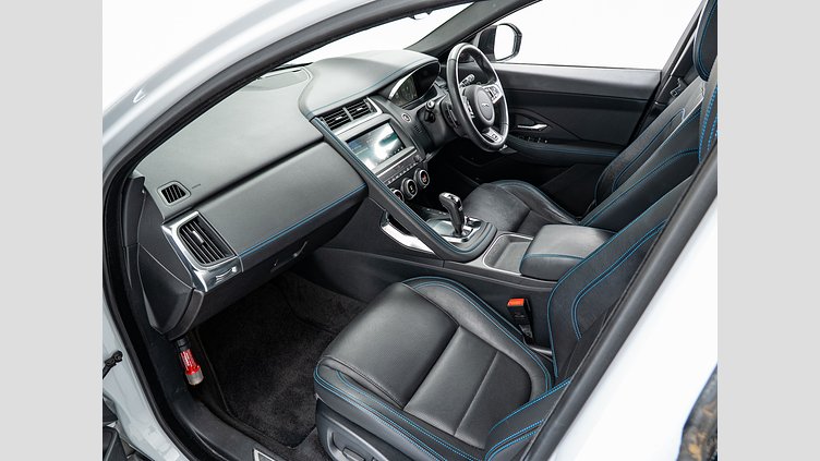 2019 認定中古車 Jaguar E-Pace ユーロンホワイト D180 オートマチック全輪駆動 R-DYNAMIC S D180