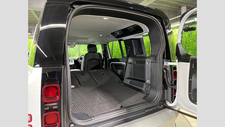 2025 認定中古車 Land Rover Defender 110 フジホワイト D350 ディーゼルマイルドハイブリッド S