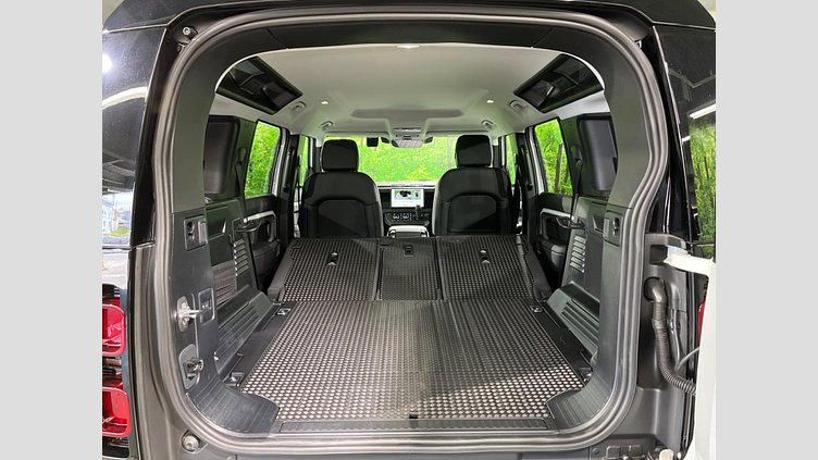 2025 認定中古車 Land Rover Defender 110 フジホワイト D350 ディーゼルマイルドハイブリッド S
