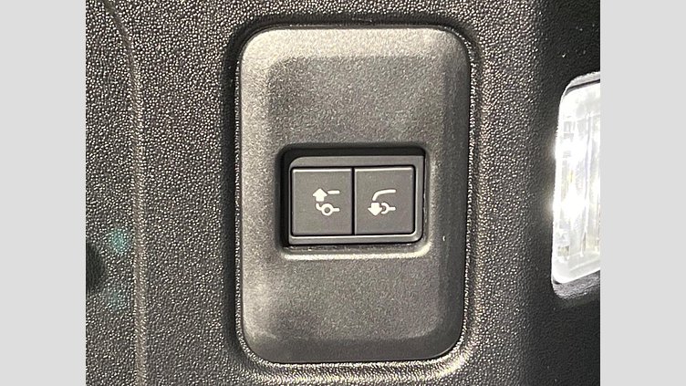 2025 認定中古車 Land Rover Defender 110 フジホワイト D350 ディーゼルマイルドハイブリッド S