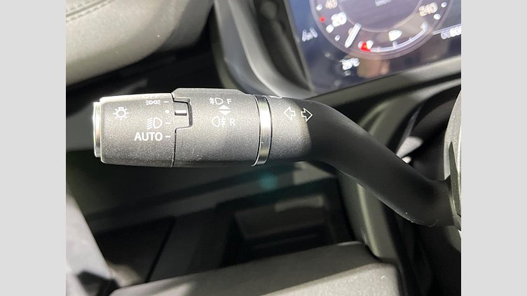 2025 認定中古車 Land Rover Defender 110 フジホワイト D350 ディーゼルマイルドハイブリッド S