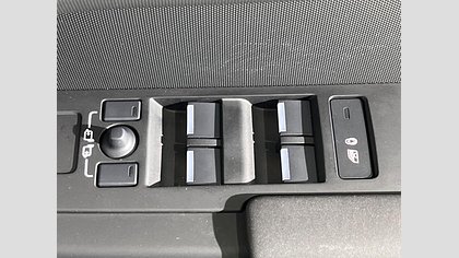 Defender 110 56