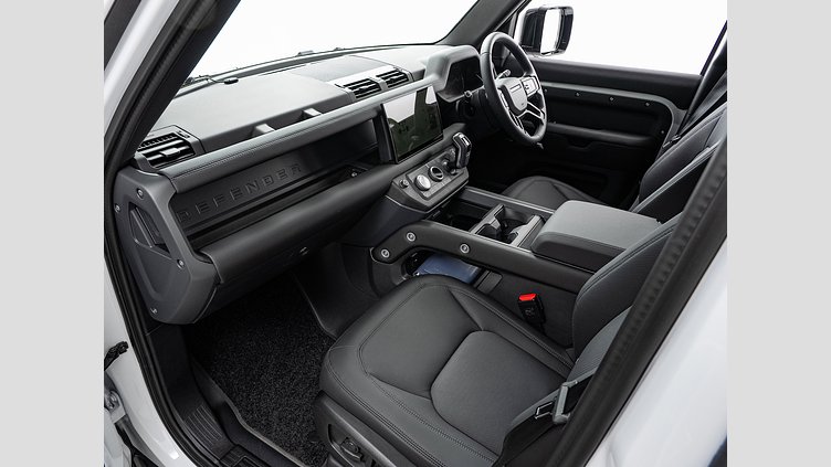 2025 認定中古車 Land Rover Defender 110 フジホワイト P300 ガソリン X-Dynamic SE　P300　エアサスペンション装着車
