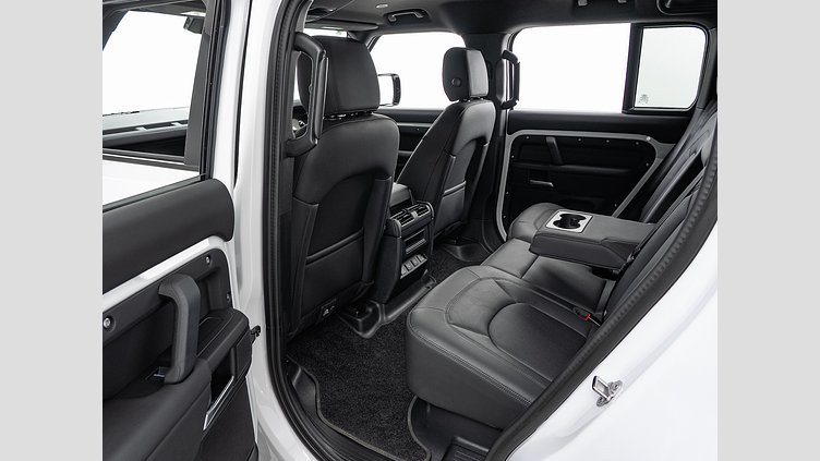 2025 認定中古車 Land Rover Defender 110 フジホワイト P300 ガソリン X-Dynamic SE　P300　エアサスペンション装着車
