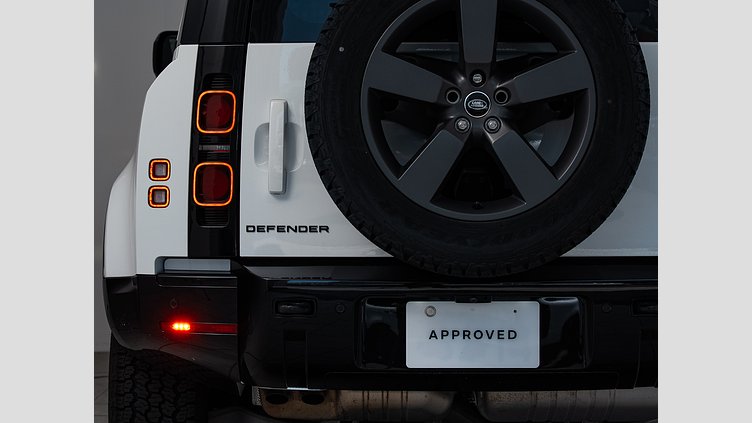 2025 認定中古車 Land Rover Defender 90 フジホワイト D350 ディーゼルマイルドハイブリッド X-Dynamic HSE D350 エアサスペンション装着車