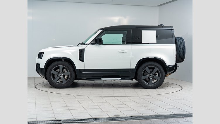 2025 認定中古車 Land Rover Defender 90 フジホワイト D350 ディーゼルマイルドハイブリッド X-Dynamic HSE D350 エアサスペンション装着車