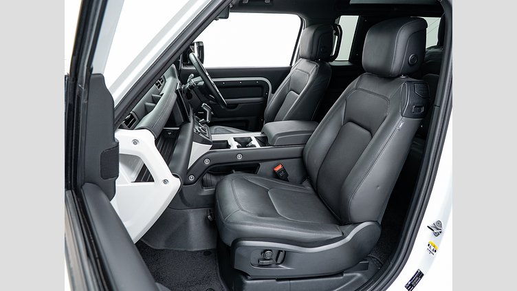 2025 認定中古車 Land Rover Defender 90 フジホワイト D350 ディーゼルマイルドハイブリッド X-Dynamic HSE D350 エアサスペンション装着車