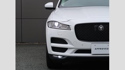 F-Pace 47