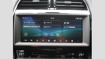 F-Pace 10