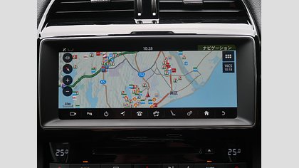 F-Pace 8