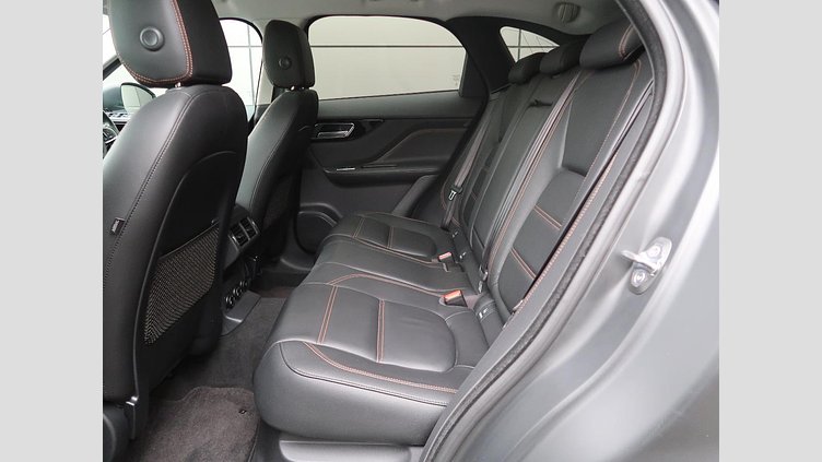 2017 認定中古車 Jaguar F-Pace Fuji White 180PS プレステージ