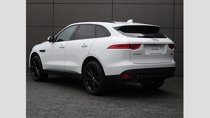 F-Pace 17
