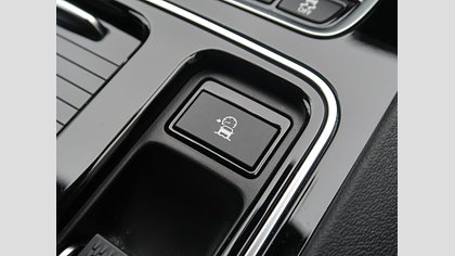 F-Pace 27