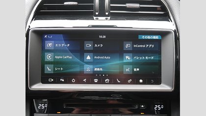 F-Pace 29