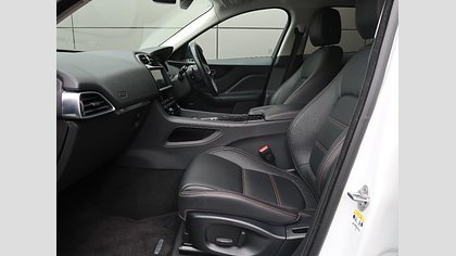 F-Pace 7